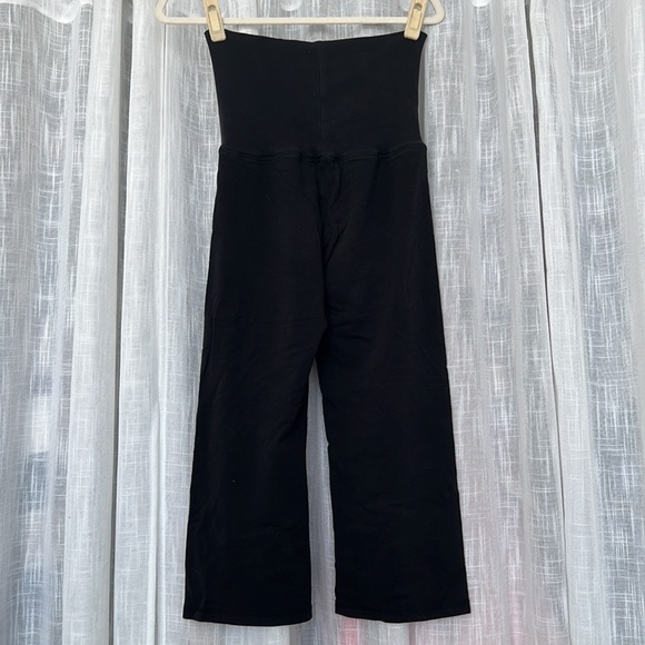 X2 Black Stretchy Thick Fold Over Capri Sweatpants - Picture 6 of 12
